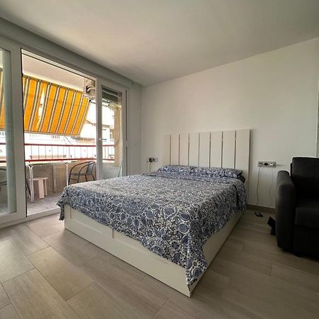 Studio Monserrate H Torrevieja Exteriör bild